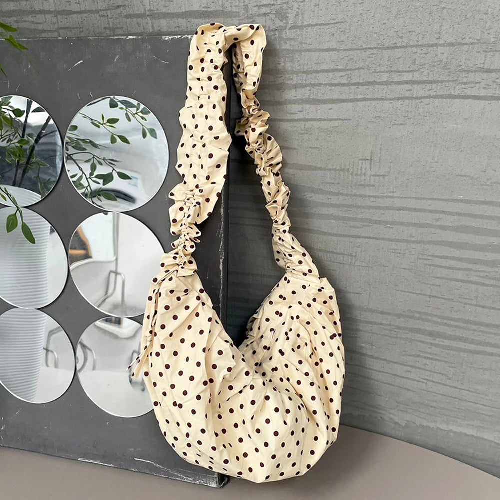 Women Retro Polka Dot Large Capacity Shoulder Bag Versatile Tote for Fashionable Outdoor Travel and Daily Use